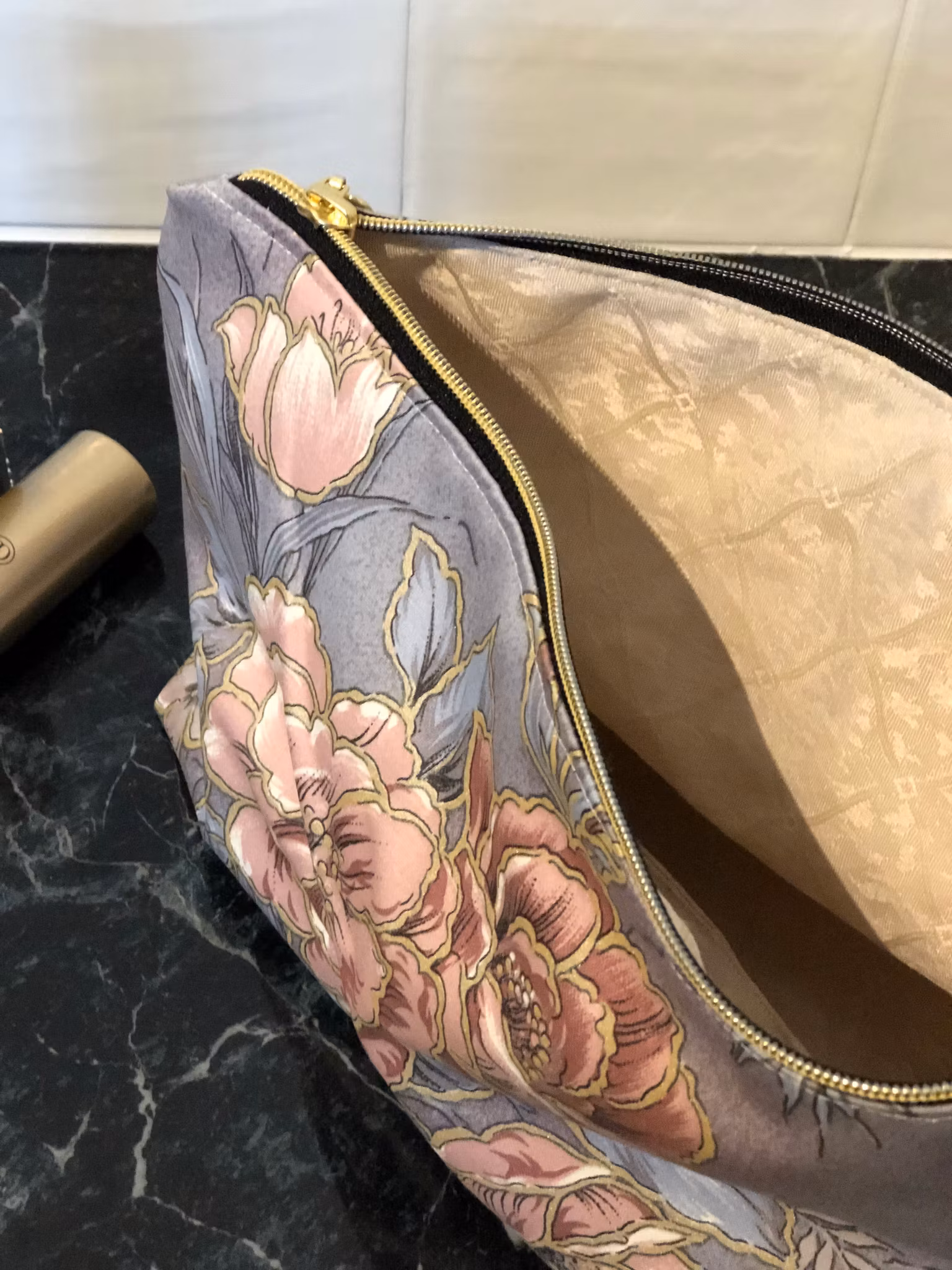 Necessär lila och guld (XXL)