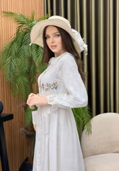 Polen vit broderad klänning