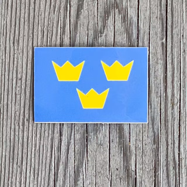 Sticker Three Crowns Morale seen from the front