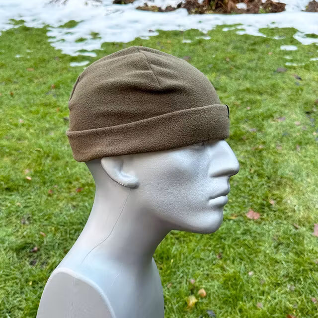 Beanie Fleece Green from TAC-UP GEAR seen from the side on a model