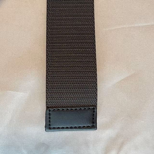 The end of belt of a Elastic Belt Wolf Grey