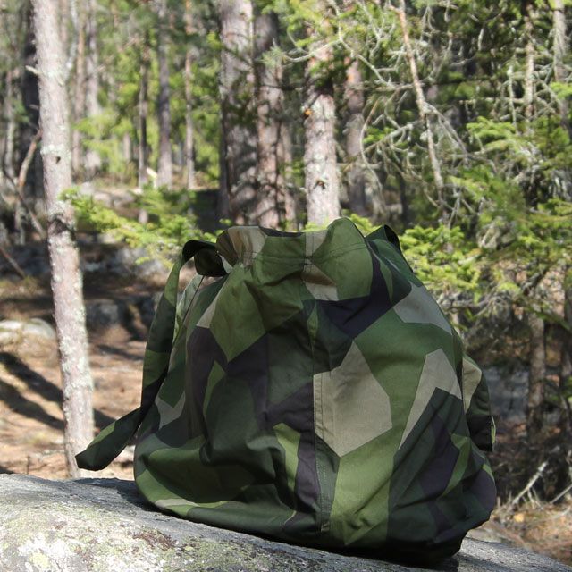 A Biggie Bag M90 seen from the short side