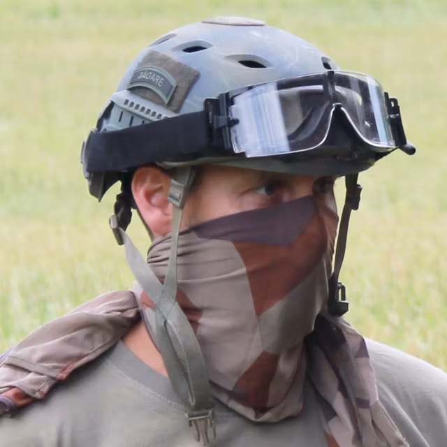 Ops core helmet and goggles worn together with a Desert Scarf M90K.