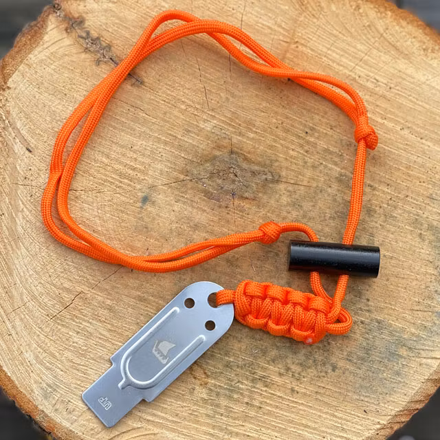 Tändstål / Eldstål Överlevnad Halsband från TAC-UP GEAR