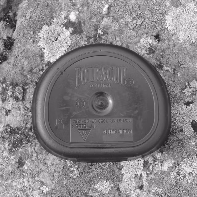 Bottom productpicture of a Folding Cup JÄGARE Black/Yellow/Black.