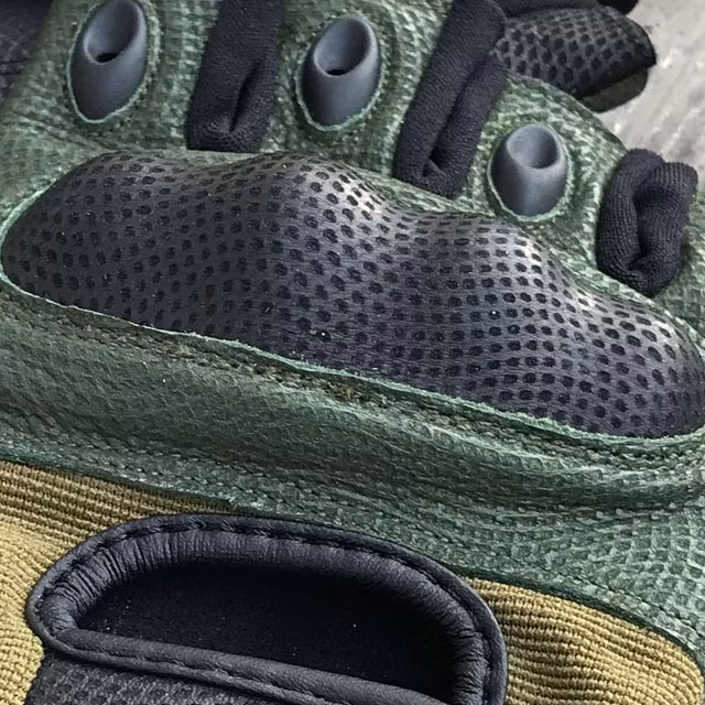 Short Finger Tactical Glove Green knuckle protection.