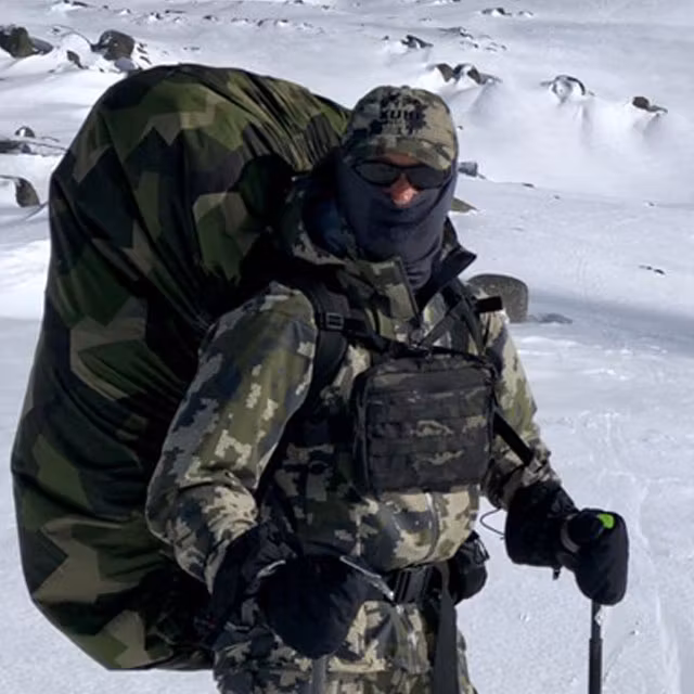 Neck Tube Merino Wool Grey worn in winter conditions
