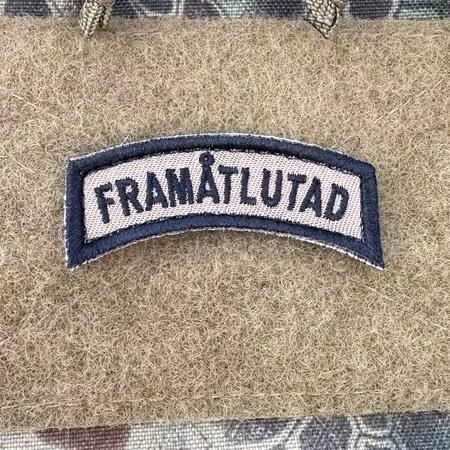 FRAMÅTLUTAD Hook Patch Black / Earth Brown