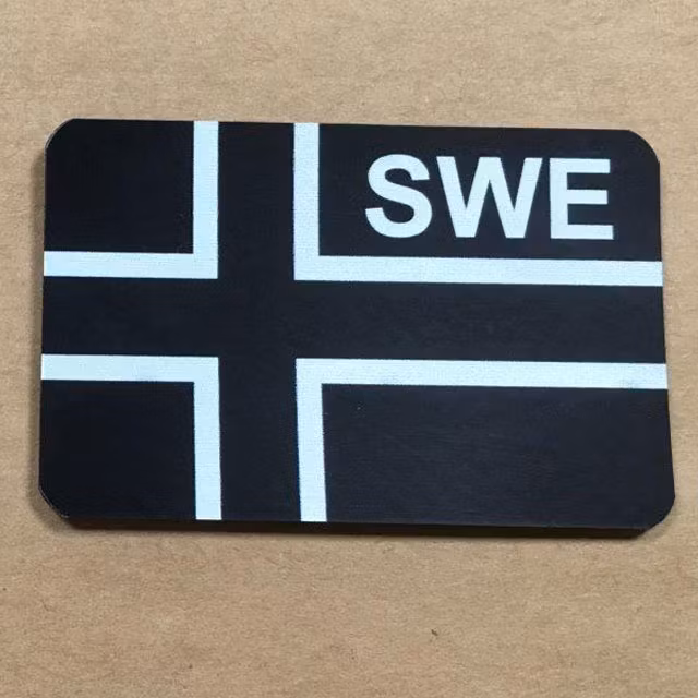 IR - SWE Flagga IFF Svart/Grå.