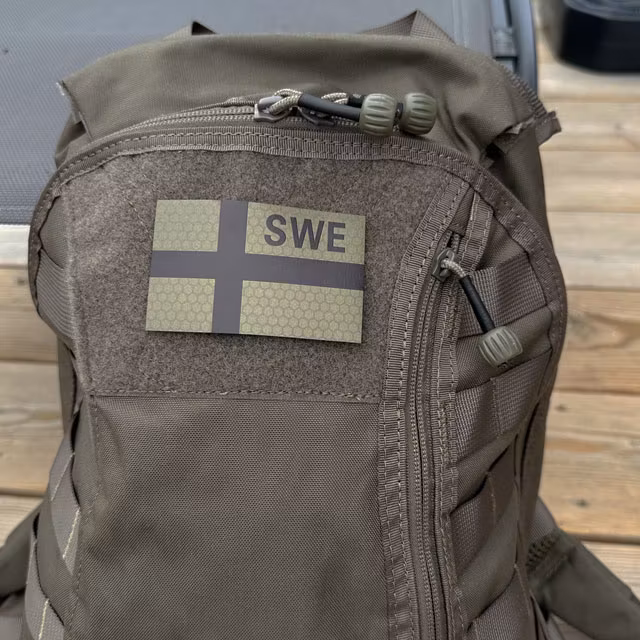 IR - SWE Black and White Flag Hook Patch