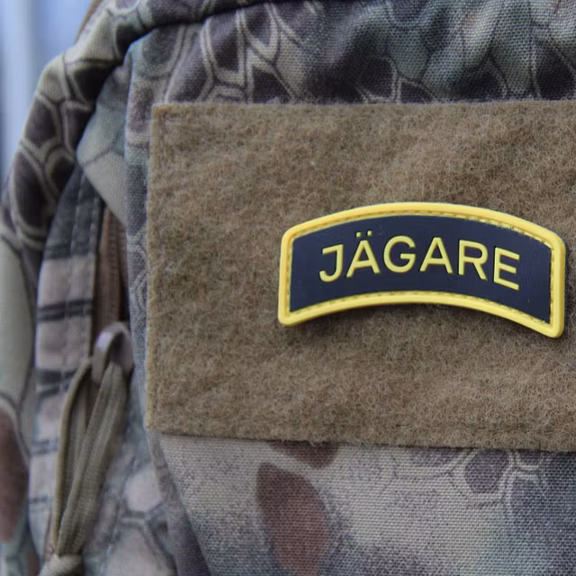 Rucksack mounted JÄGARE Yellow/Black/Yellow PVC Patch.