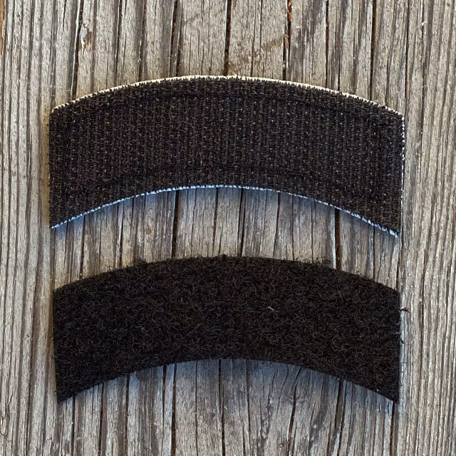 A JÄGARE K3 Type Hook Patch Black/Green seen from the back with its loose black loop piece
