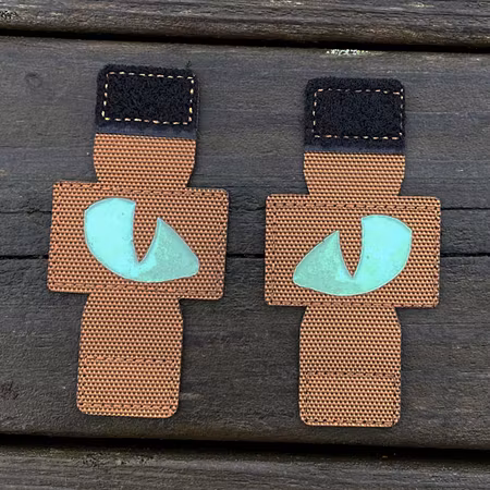 Lynx Glow Eyes Brown Hook Tube
