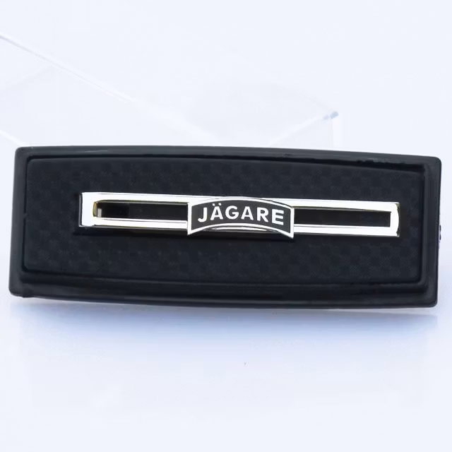 En Slipshållare JÄGARE Silver i sin hållare.