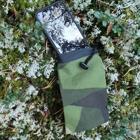 M90 Phone Pouch