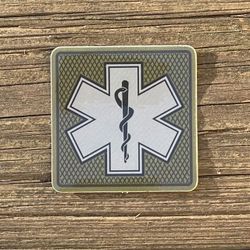 Sticker MEDIC Subdued Green Star Mesh
