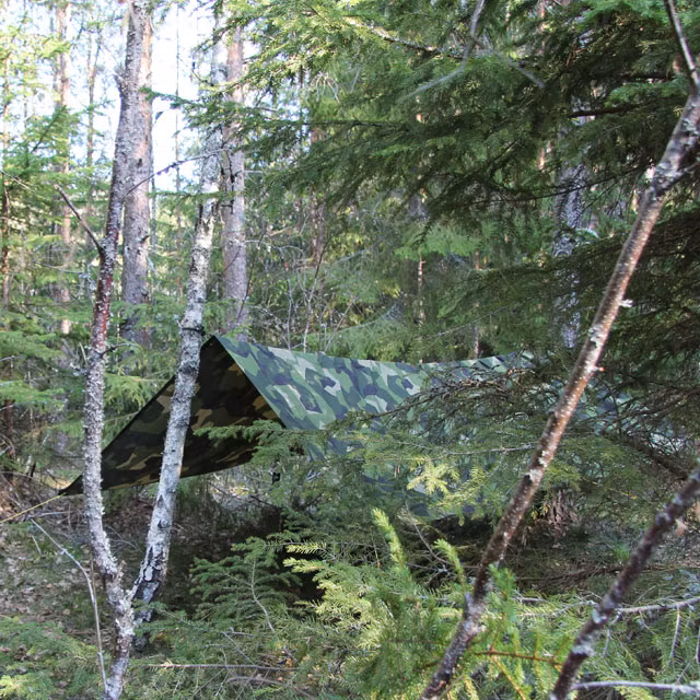 Tarp M90 Light strung up lone wolf style