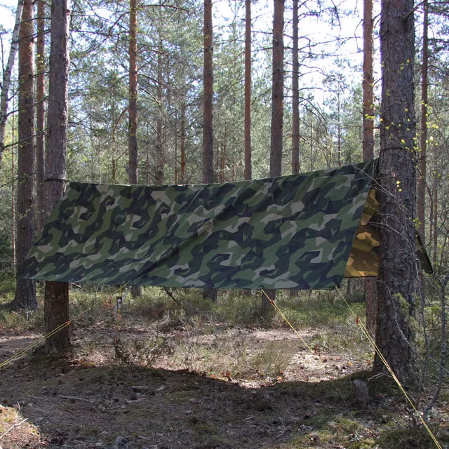 Light in weight, 1.1 kg the Tarp M90 Light is easily strung up