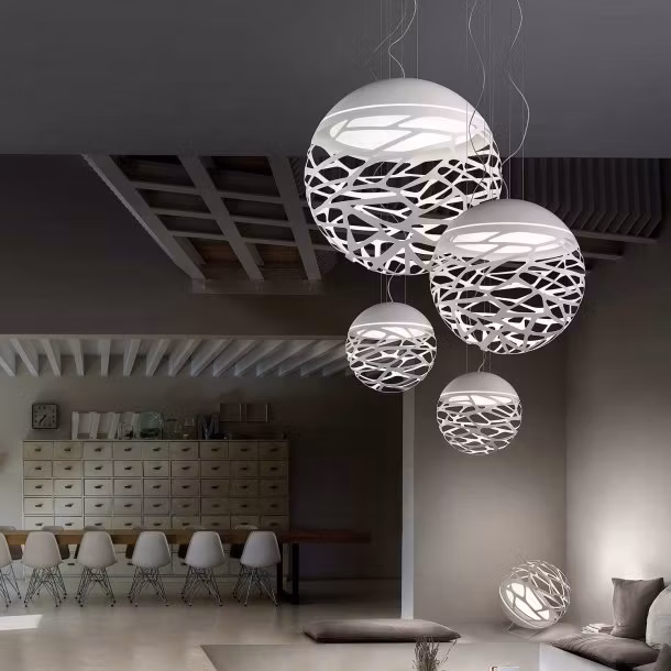 Kelly small sphere so2 pendant light