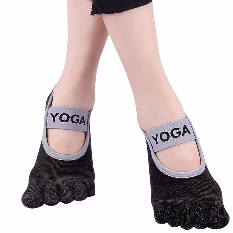 Liukastumista estävät varvassukat YOGA, MUSTA