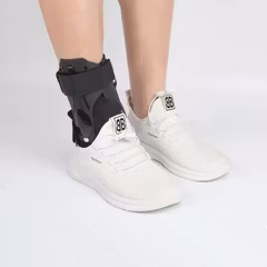 Nilkkasuoja vakauttava, ergonomiset kiskot, säädettävä