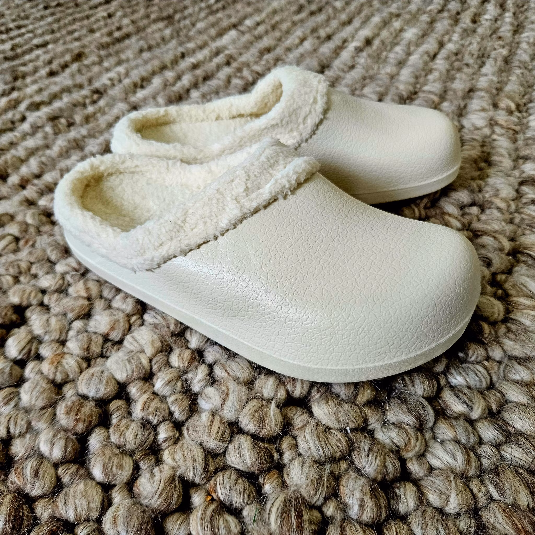 Premium vuoratut pehmeät tossut VALKOINEN