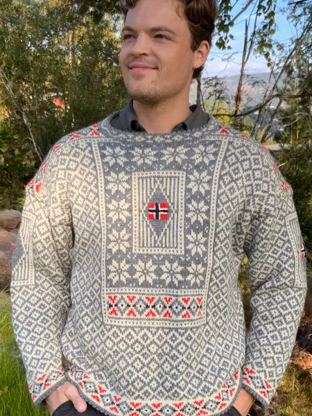 Frøken Vrangs Heia-Norge-genser