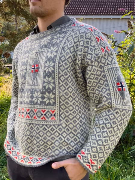 Frøken Vrangs Heia-Norge-genser