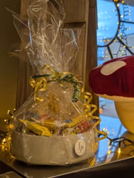 Stenskål med godis Inslagen