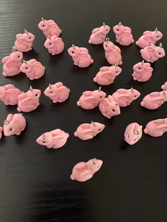 BERLOCK ROSA SÖT KANIN