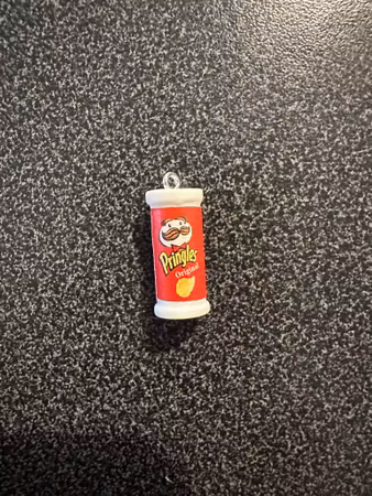 BERLOCK PRINGLES RÖD andrahandssortering