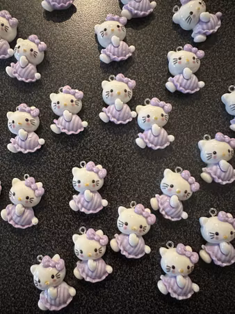 BERLOCK HELLO KITTY STOR LILA