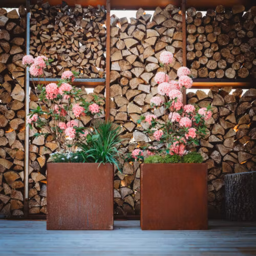 Clara XL – blomkruka i cortenstål