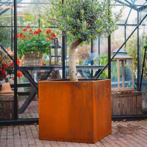 Clara XL – blomkruka i cortenstål