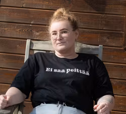 T-shirt Ei Saa Peitää