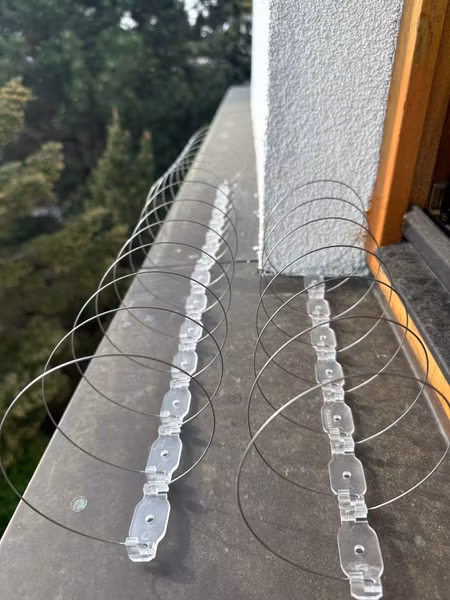 Anti-duvspiralen 1 meter som skyddar plana ytor från duvor