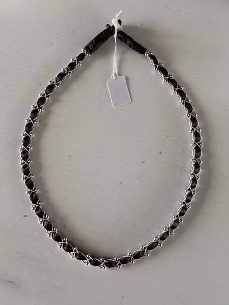 Tenntråds halsband Tyra