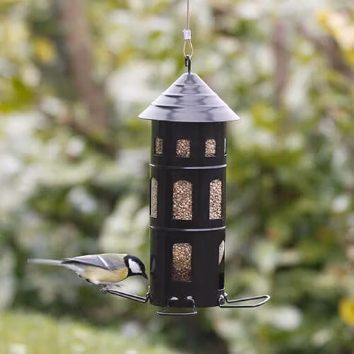 Fågelmatare kombimatare tornmatare svart för frön talgbollar äpplen från wildlife garden