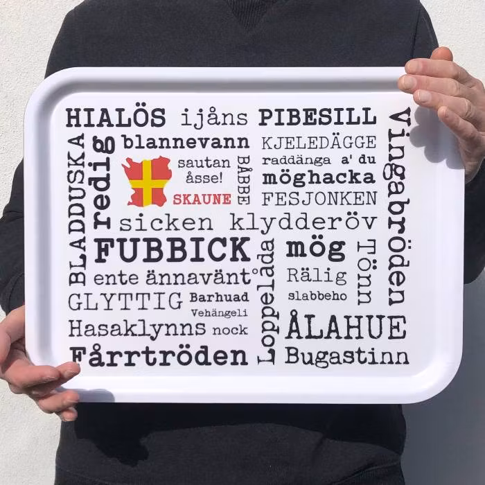 Bricka skånebricka vit skånska ord