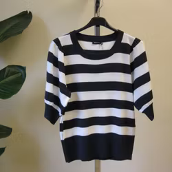 Stickad tröja, marin/vit