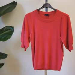 Stickad tröja, röd