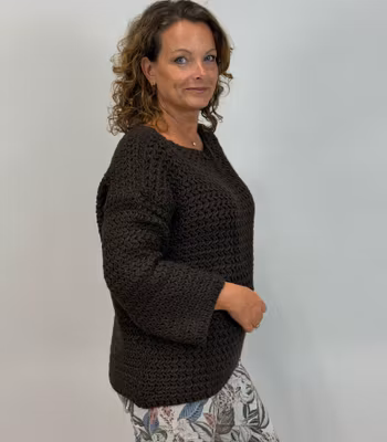 Stickad tröja - brun