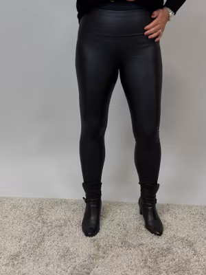 Fodrad vaxade leggings - svart