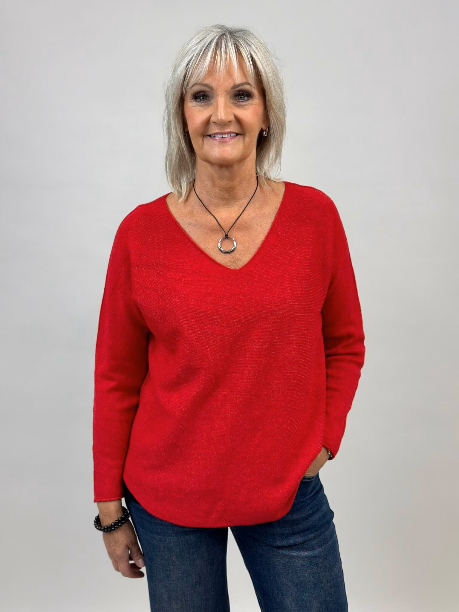 stickad v-ringad tröja röd