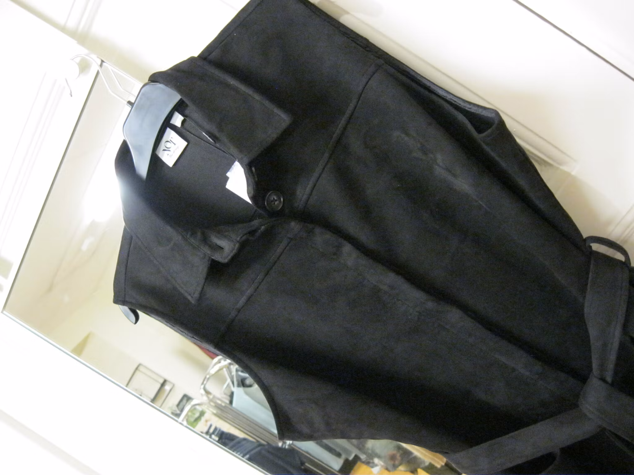 Lång väst i fuskmocka - svart