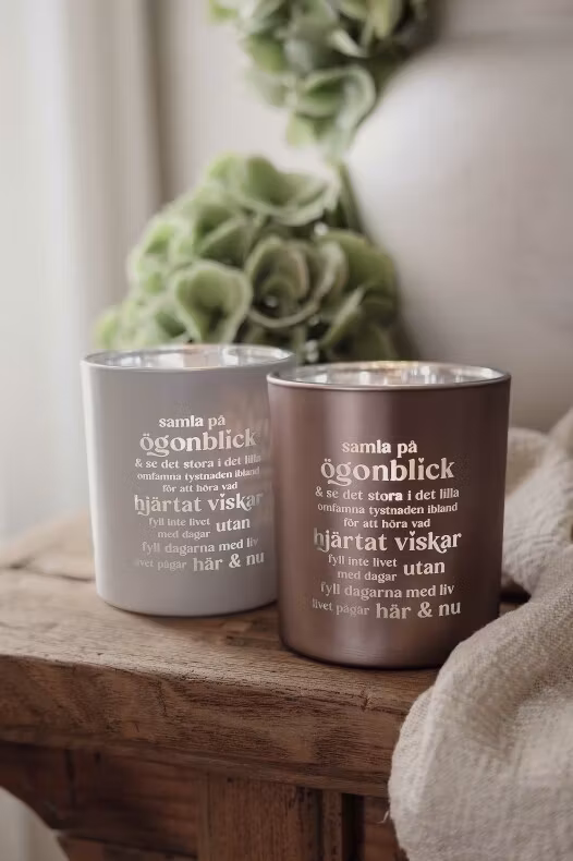 majalykta text mjuka tassar vit mocha barncancerfonden