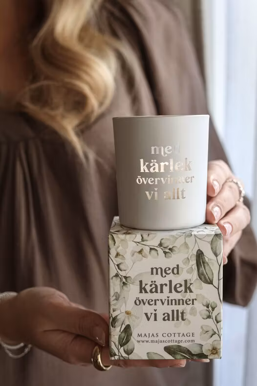 Majalykta - Med kärlek övervinner...