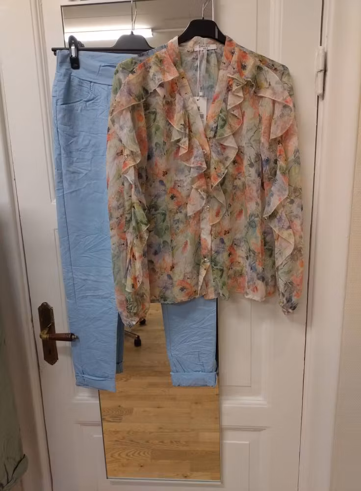 Blommig volangblus - multi