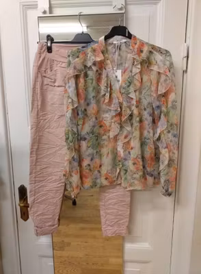 Blommig volangblus - multi