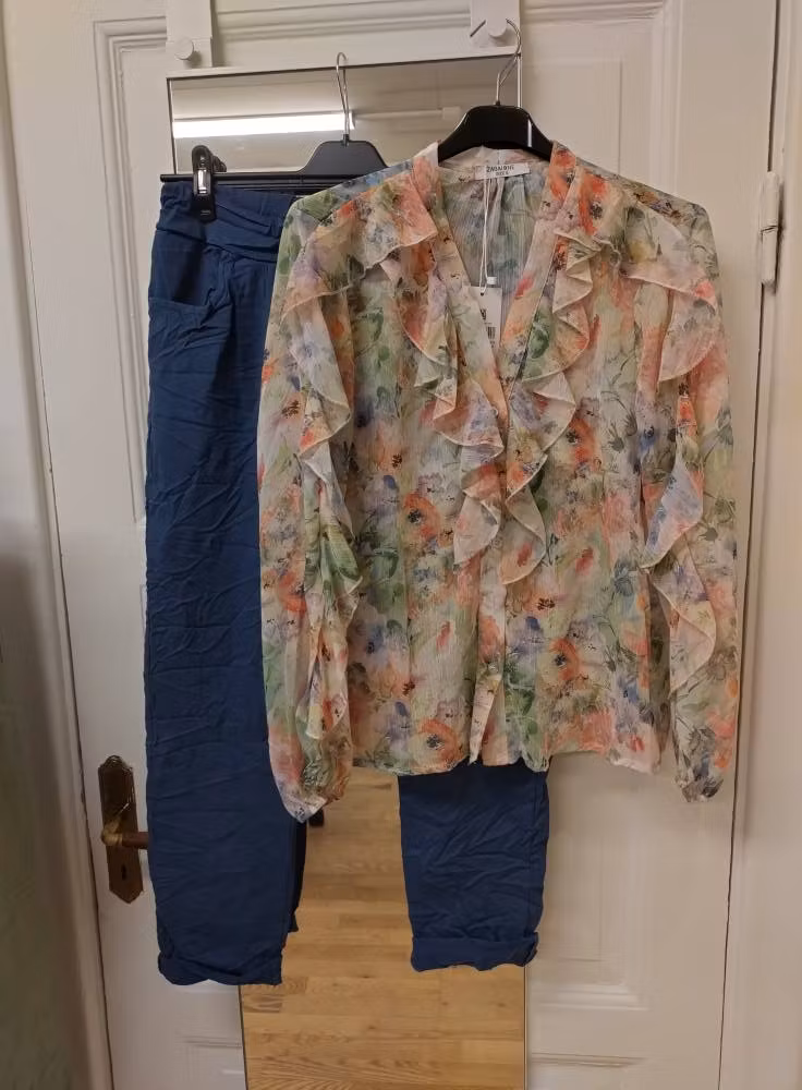 Blommig volangblus - multi